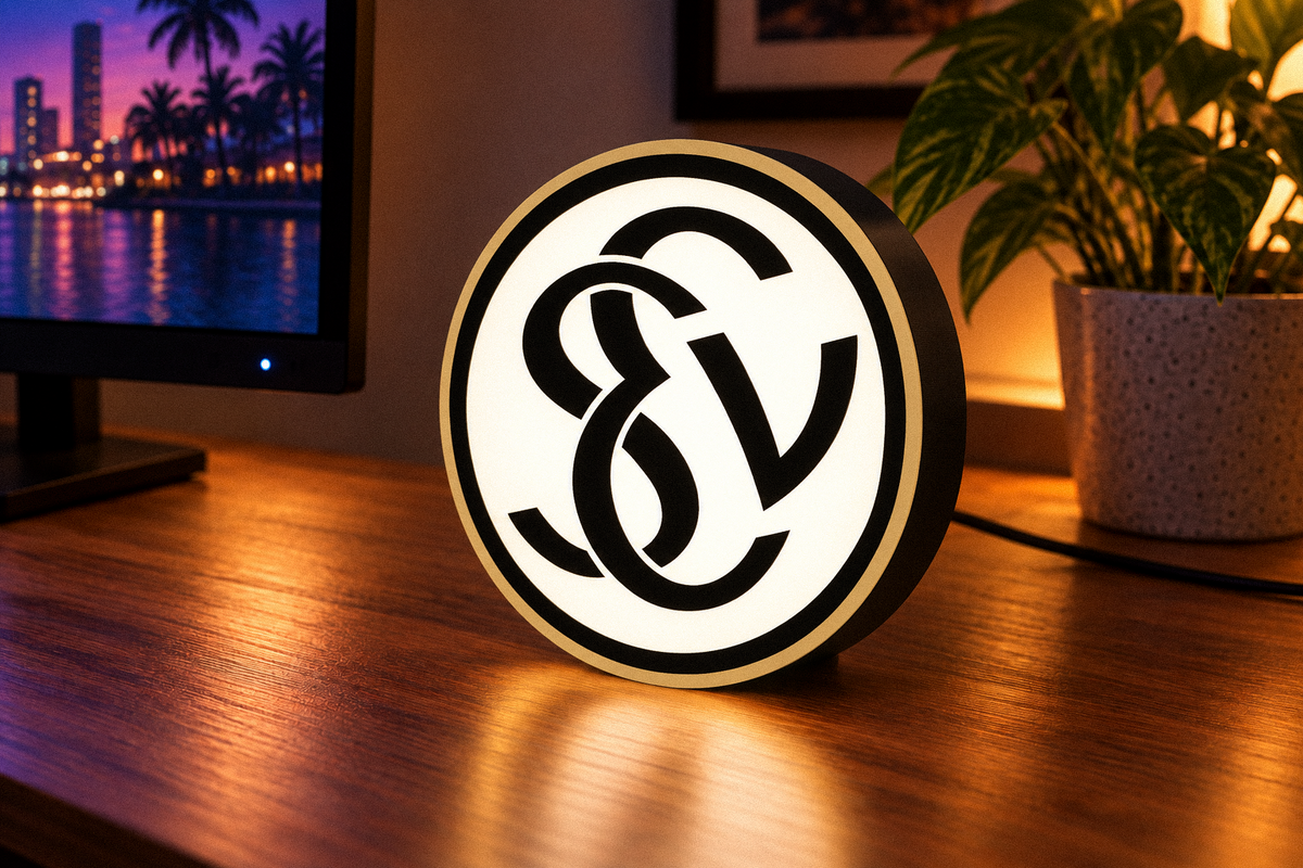 SV Elversberg circular lightbox on desk with white LED illumination